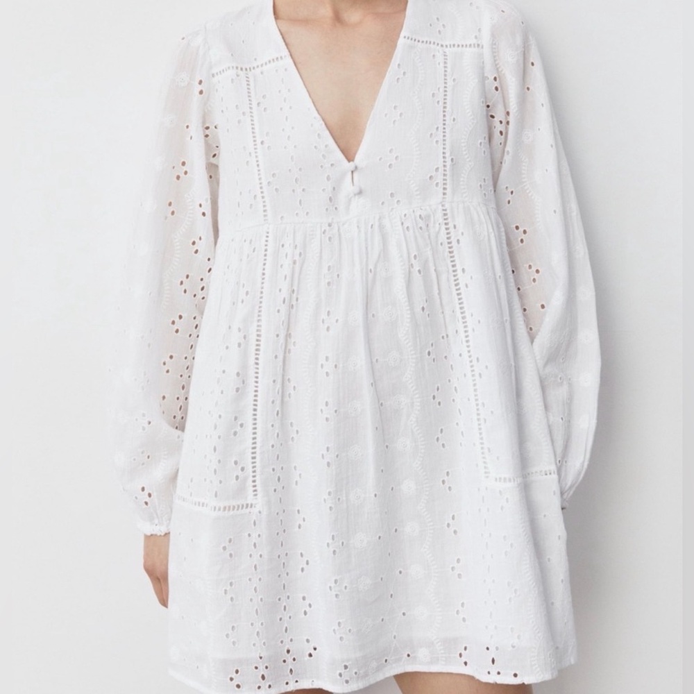 Zara women’s xs mini Elegant White Eyelet Women's Dress